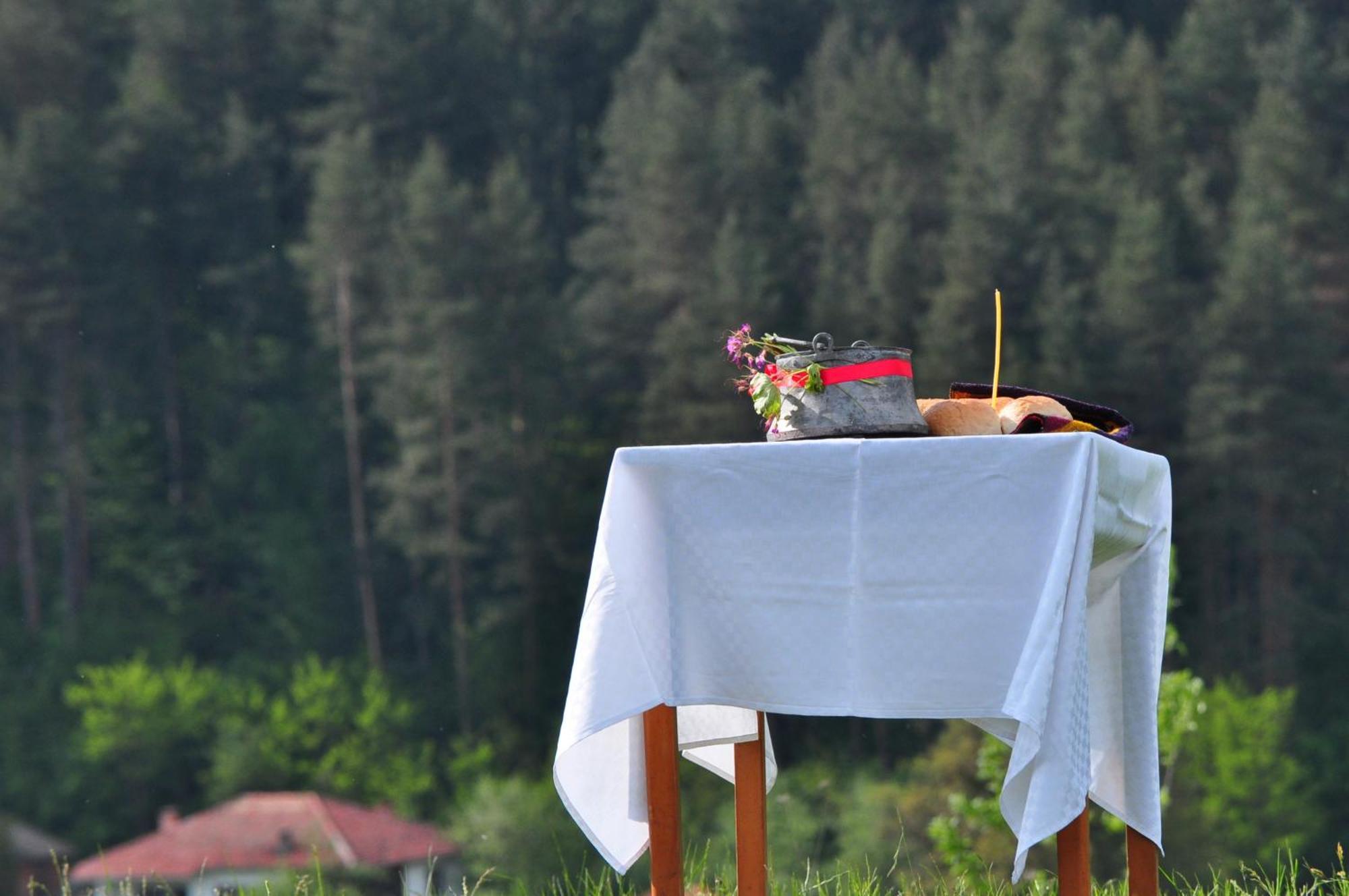 Hotel Tihiat Kat Aprilci Kültér fotó