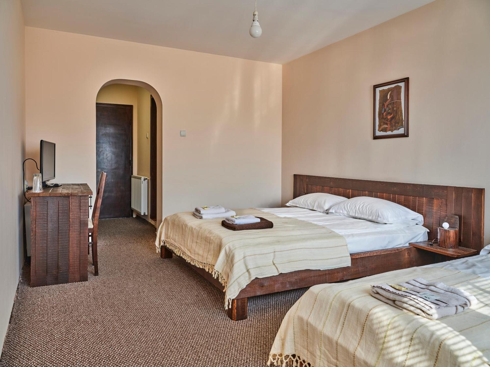 Hotel Tihiat Kat Aprilci Kültér fotó