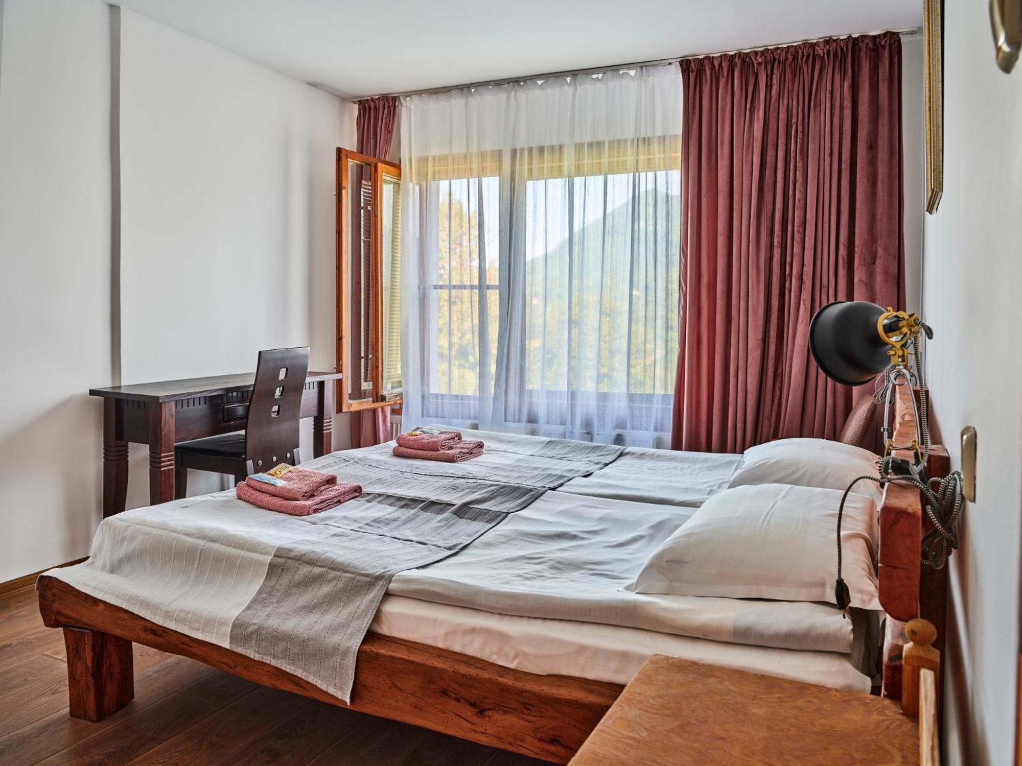 Hotel Tihiat Kat Aprilci Kültér fotó