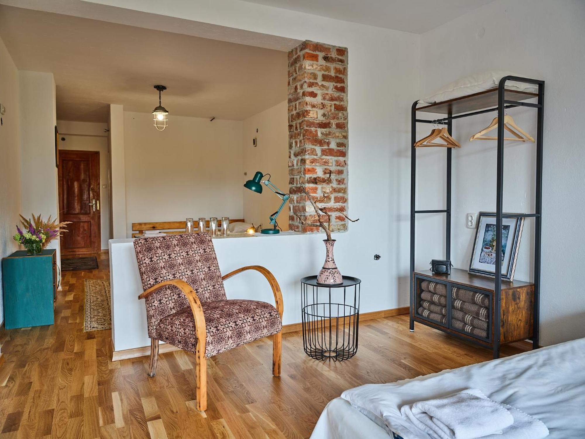 Hotel Tihiat Kat Aprilci Kültér fotó