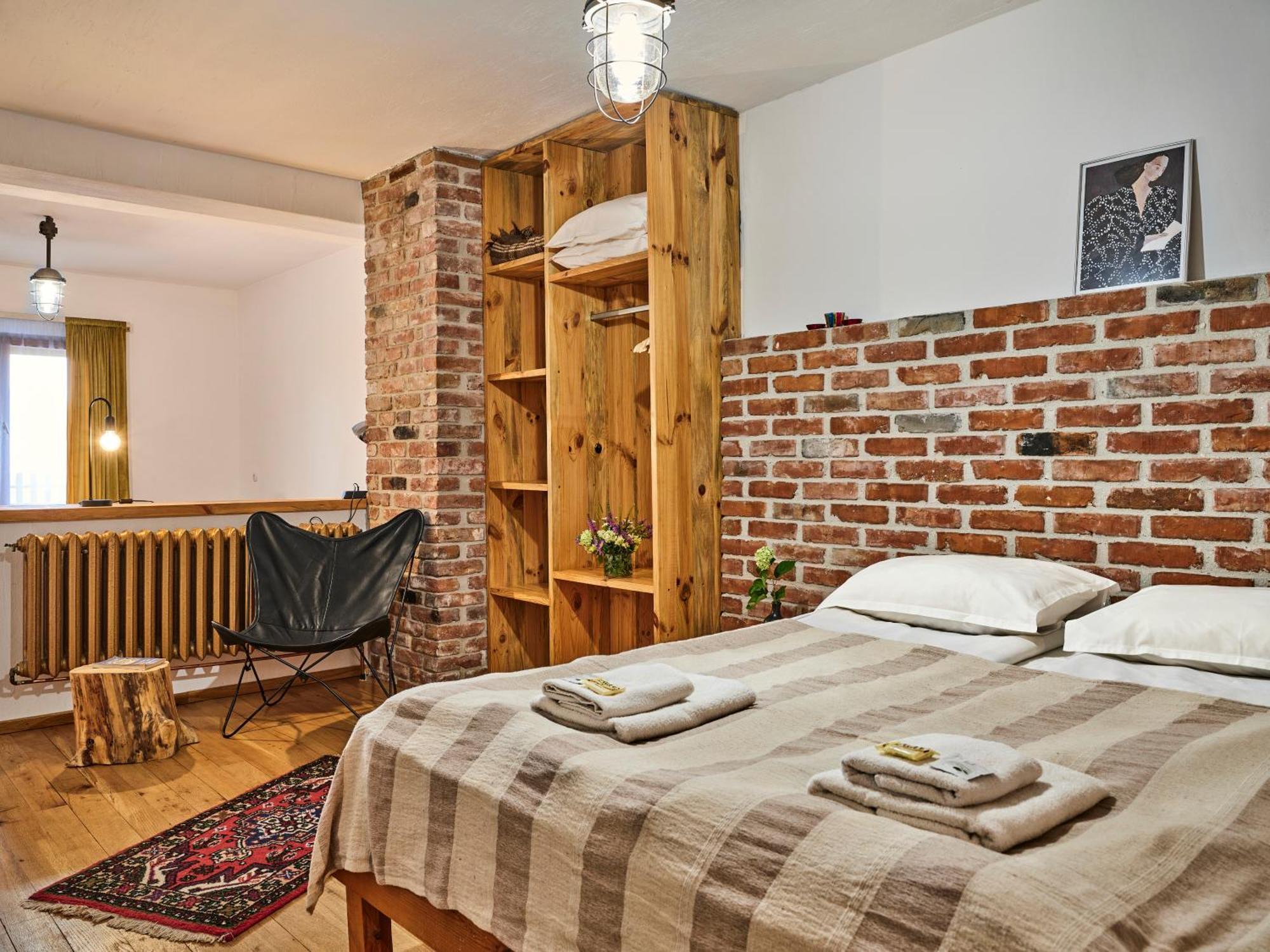 Hotel Tihiat Kat Aprilci Kültér fotó