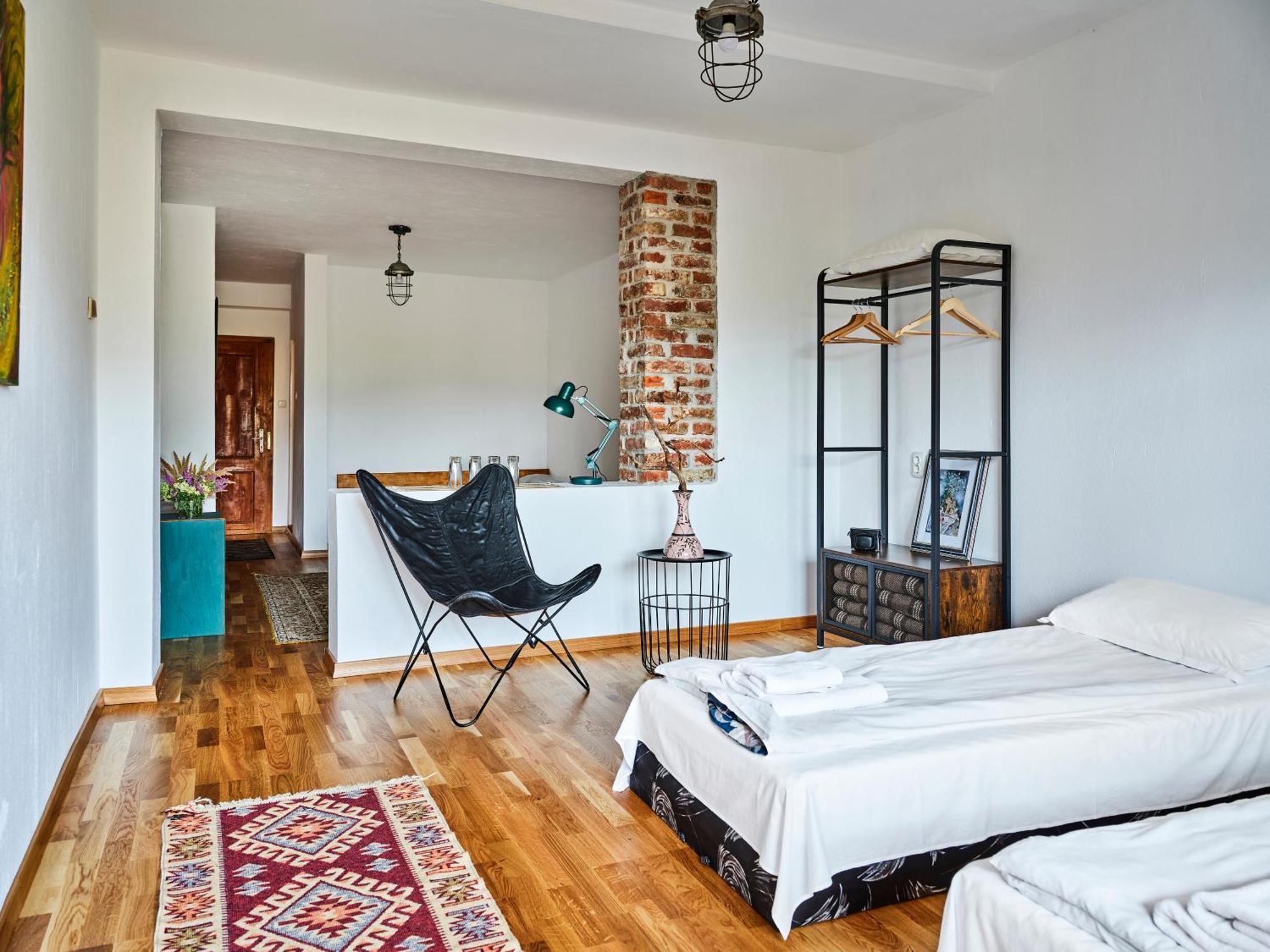 Hotel Tihiat Kat Aprilci Kültér fotó